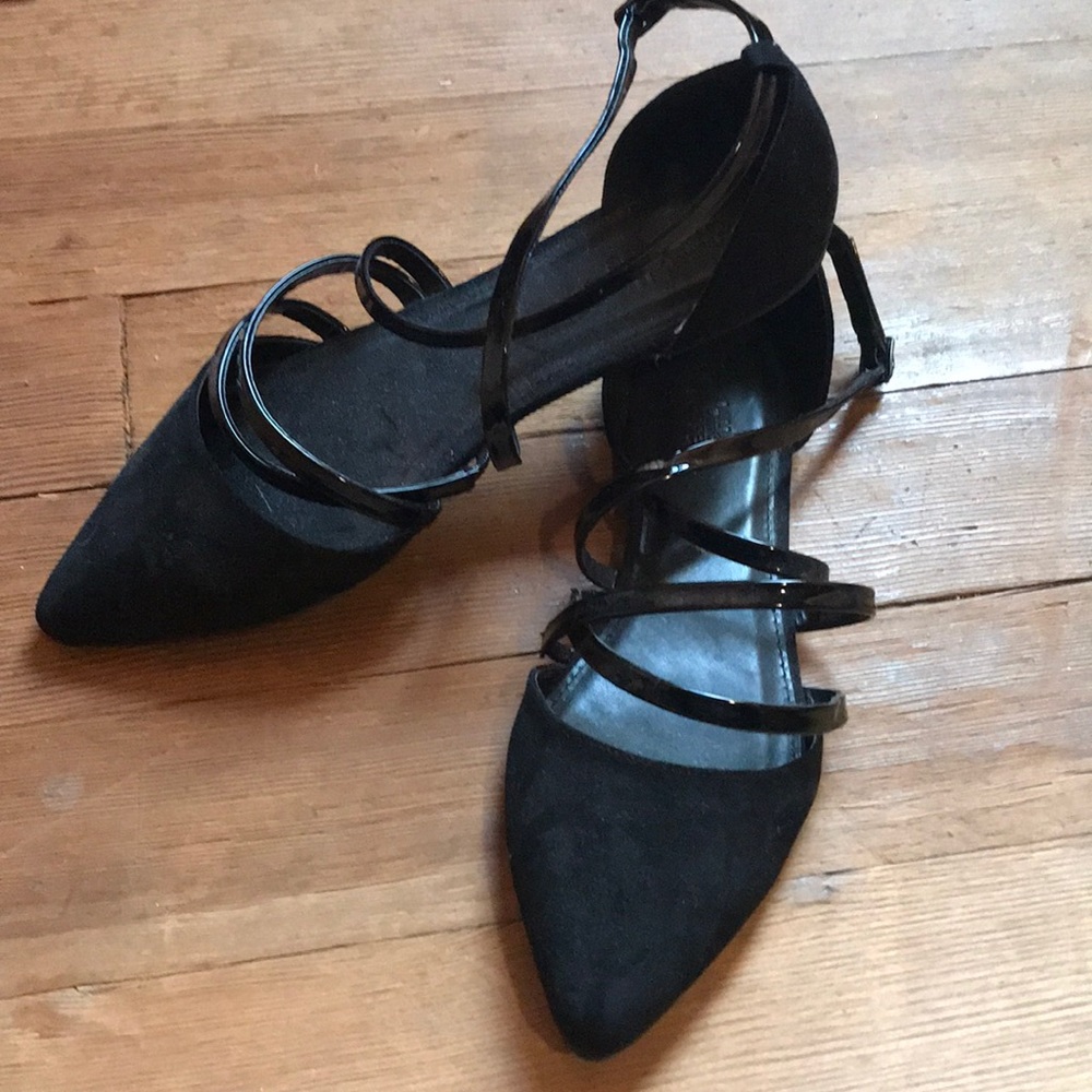 NWOT Black Strappy Flats